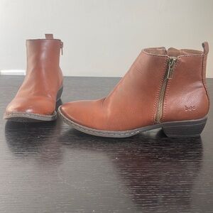 Boc Womens Ossett Ankle Lt Brown Booties Vegan Side Zipper size 6 MSRP $99